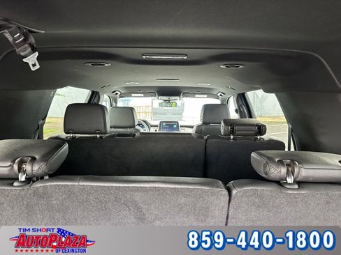 Used 2023 Chevrolet Suburban LT RWD image 40