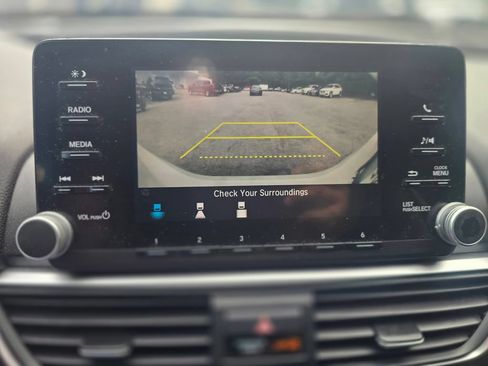 Used 2018 Honda Accord LX image 12