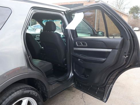 Used 2017 Ford Explorer XLT AWD/4WD image 13