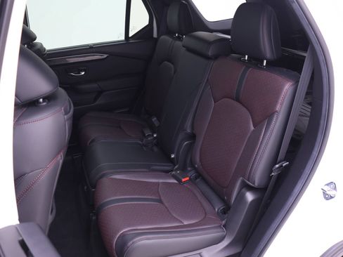 Certified 2025 Honda Pilot Black Edition image 10
