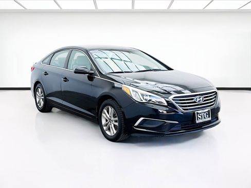 Used 2017 Hyundai Sonata SE image 3