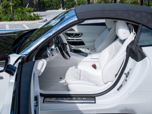 Used 2026 Mercedes-Benz Maybach SL 680 image 13