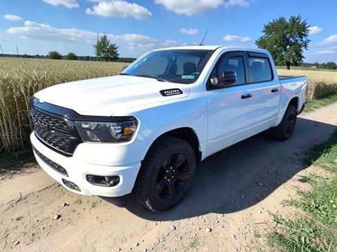 Used 2024 RAM 1500 Big Horn AWD/4WD image 2
