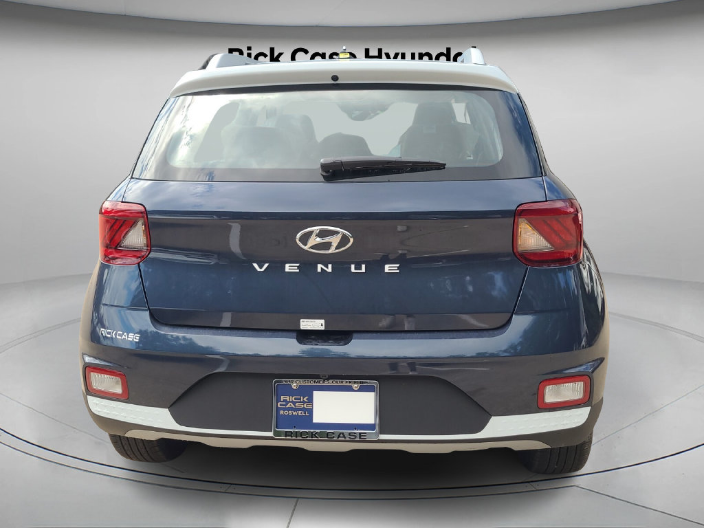 Used 2025 Hyundai Venue Limited FWD image 4