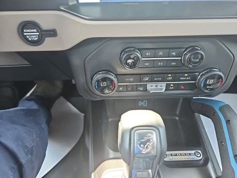 Used 2023 Ford Bronco Wildtrak image 22