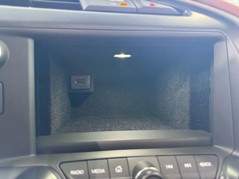 Used 2016 Chevrolet Corvette Z06 w/ 3LZ Preferred Equipment Group image 33