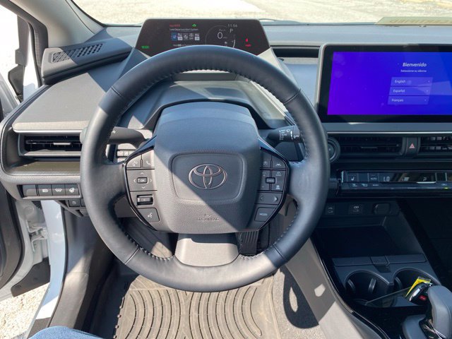 Certified 2025 Toyota Prius FWD image 5