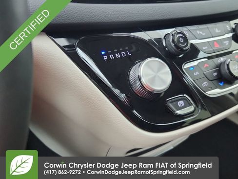 Certified 2024 Chrysler Pacifica Touring-L FWD image 26