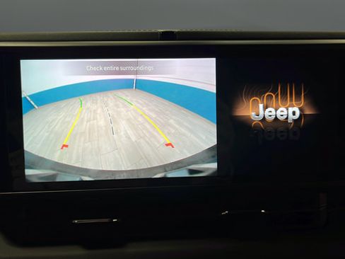 Used 2024 Jeep Wrangler Unlimited Sahara AWD/4WD image 14