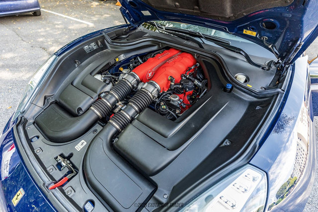 Used 2012 Ferrari California RWD image 27