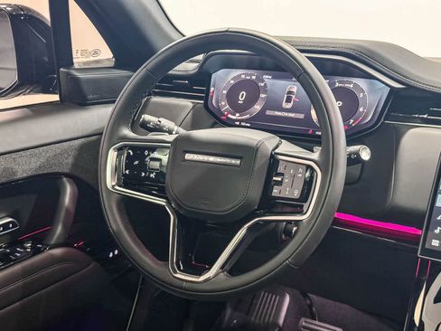 Used 2025 Land Rover Range Rover Sport SE AWD/4WD image 16