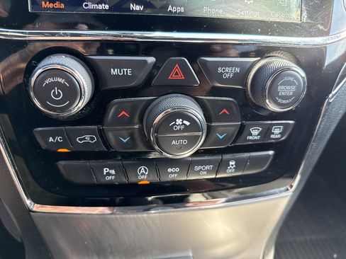 Used 2019 Jeep Grand Cherokee Limited AWD/4WD image 25