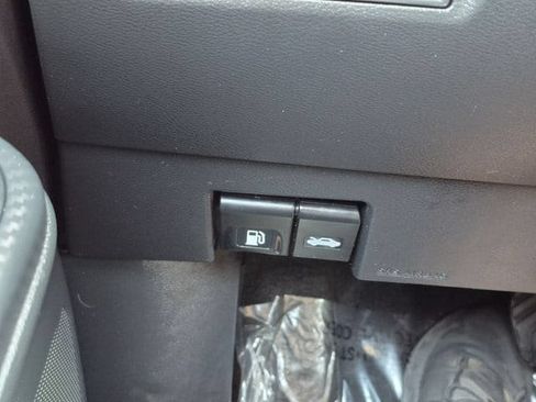 Certified 2025 Nissan Versa SV FWD image 10