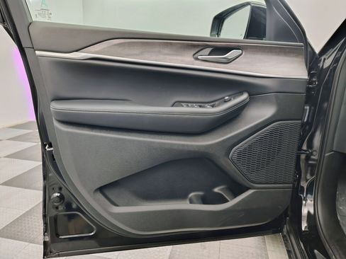 New 2026 Jeep Grand Cherokee L 4WD image 18