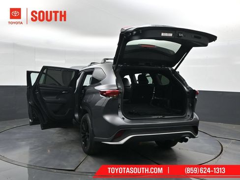 Used 2023 Toyota Highlander XSE AWD/4WD image 60
