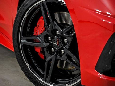 Used 2023 Chevrolet Corvette Stingray Convertible w/ Z51 Performance Package RWD image 3