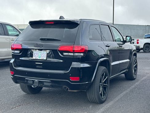 Used 2022 Jeep Grand Cherokee Laredo X AWD/4WD image 4