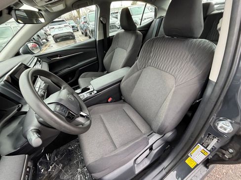 Used 2025 Toyota Camry LE image 35