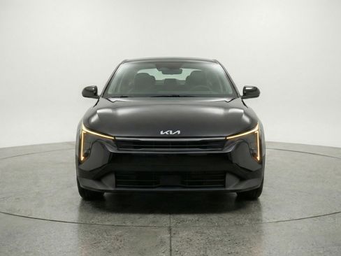 Used 2025 Kia K4 LXS image 2