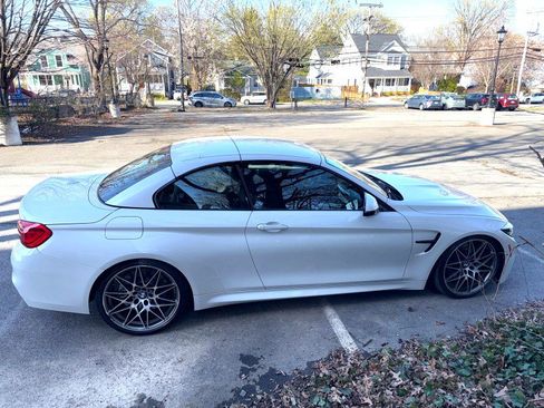 Used 2018 BMW M4 Convertible RWD with Competiti w/ Competition Package image 9