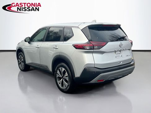 Used 2023 Nissan Rogue SV image 6