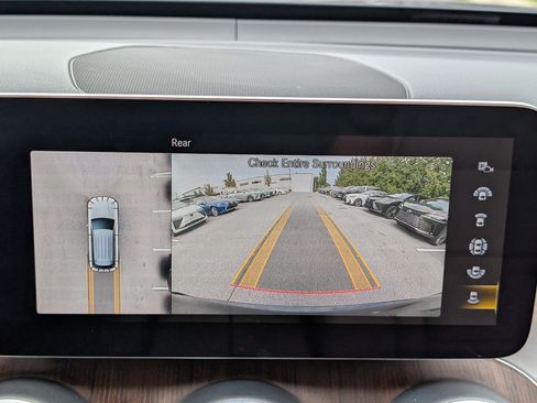 Used 2021 Mercedes-Benz GLC 300 4MATIC image 29