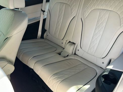 Used 2021 BMW X7 M50i AWD/4WD image 21