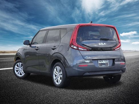 Used 2022 Kia Soul LX image 12