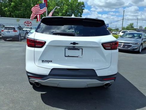 Used 2024 Chevrolet Blazer LT w/ Convenience Package FWD image 2