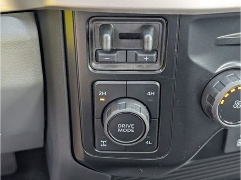 New 2025 Ford F350 XLT image 18