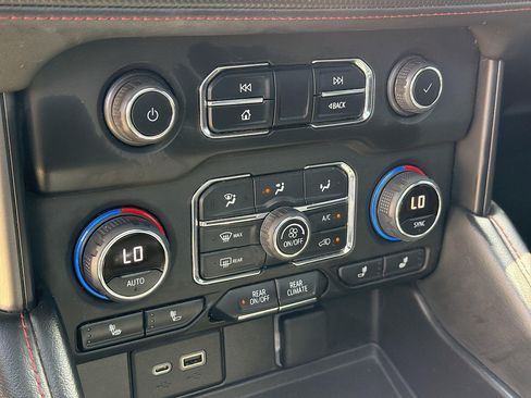 Used 2021 Chevrolet Tahoe RST AWD/4WD image 38