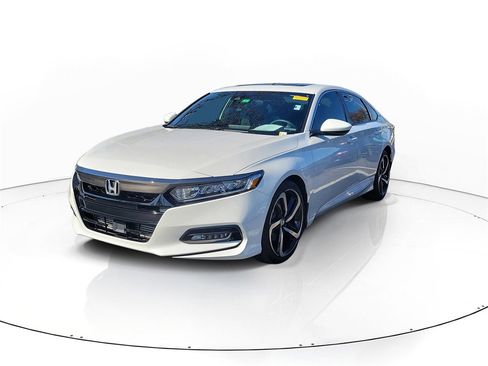 Used 2019 Honda Accord Sport image 3