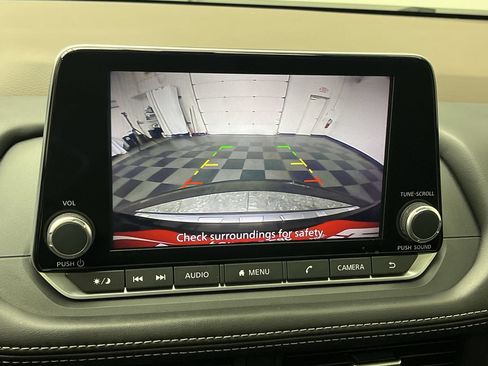 Used 2023 Nissan Rogue SV w/ SV Premium B Package AWD/4WD image 5