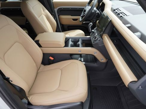 New 2026 Land Rover Defender 110 X-Dynamic SE AWD/4WD image 23