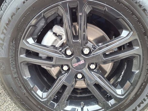 Used 2024 GMC Terrain AT4 w/ Tech Package AWD/4WD image 24