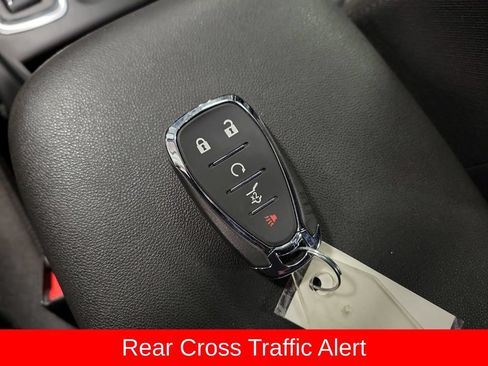 Used 2018 Chevrolet Equinox LT FWD image 16