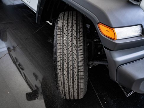 Used 2025 Jeep Wrangler Sport image 48