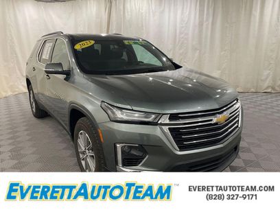 Used 2023 Chevrolet Traverse LT