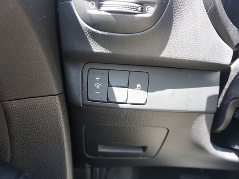 Used 2018 Kia Soul + FWD image 4