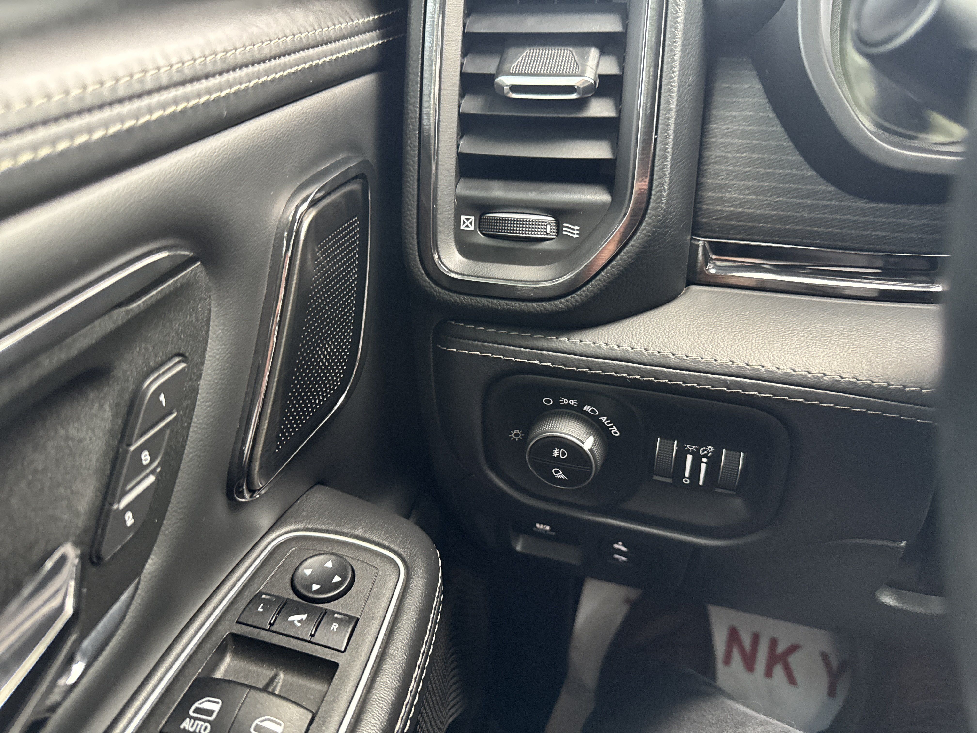 Used 2023 RAM 1500 Limited w/ Night Edition AWD/4WD image 38