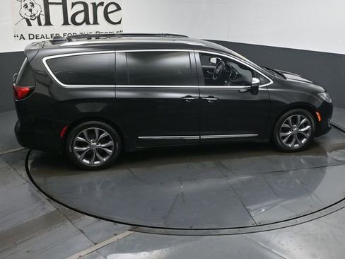 Used 2019 Chrysler Pacifica Limited w/ Advanced Safetytec Group image 37