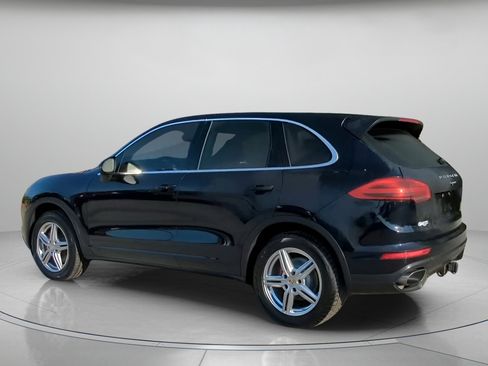 Used 2016 Porsche Cayenne AWD/4WD image 19