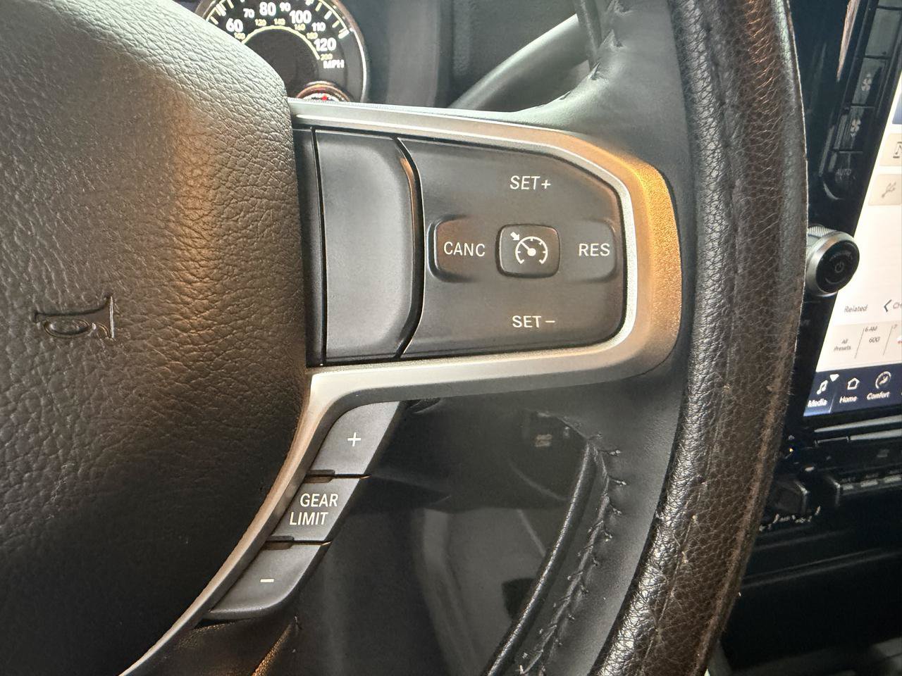 Used 2024 RAM 3500 Big Horn w/ Level 2 Equipment Group AWD/4WD image 27