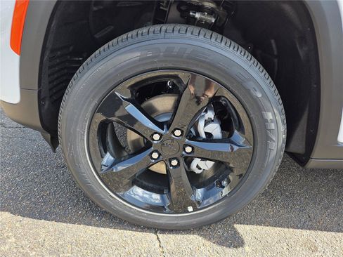 New 2025 Jeep Grand Cherokee Altitude RWD image 70