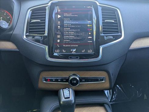 Used 2022 Volvo XC90 T6 Momentum w/ Advanced Package image 15
