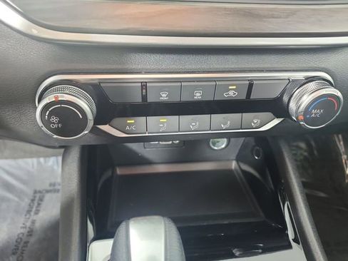 Used 2024 Nissan Altima 2.5 SV image 8