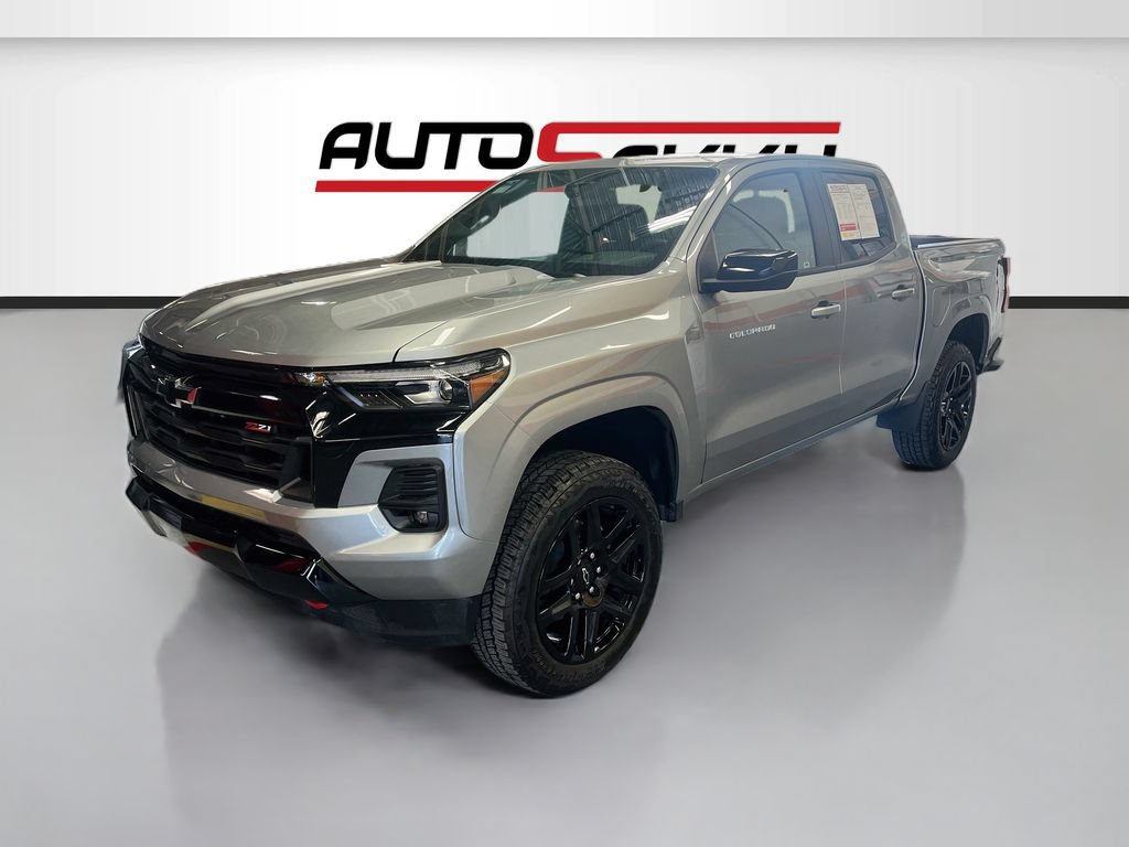 Used 2025 Chevrolet Colorado Z71 w/ Z71 Convenience Package 2 AWD/4WD image 3