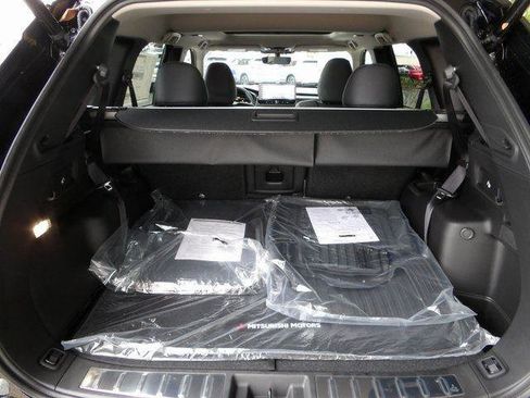 New 2025 Mitsubishi Outlander SE image 10