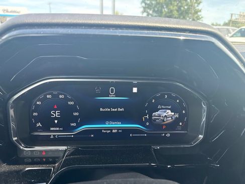 Used 2023 Chevrolet Silverado 1500 LTZ w/ Technology Package AWD/4WD image 10
