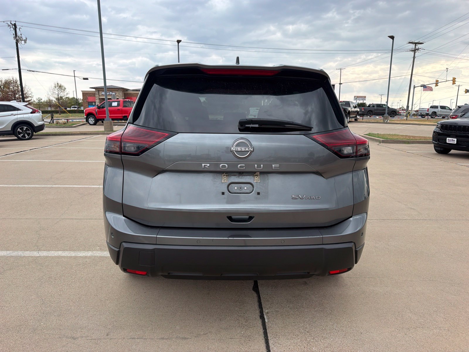 Used 2024 Nissan Rogue SV AWD/4WD image 6